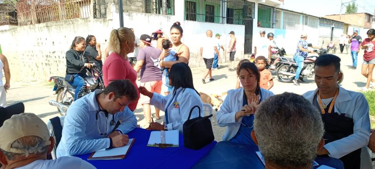 Más de 240 personas atendidas en jornada de salud en el sector Simón Bolívar de Independencia