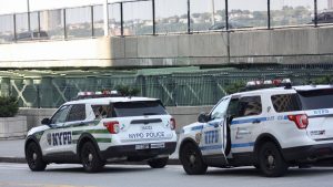 Arrestan a un niño venezolano por golpear y robar a un hombre en New York