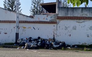 Vecinos de Patrocinio Peñuela Ruiz en Charallave claman por solución a crisis por acumulación de  basura