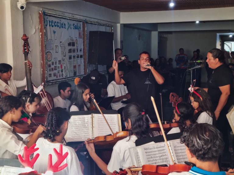 Orquesta Sinfónica realizó concierto navideño en la alcaldía Yare