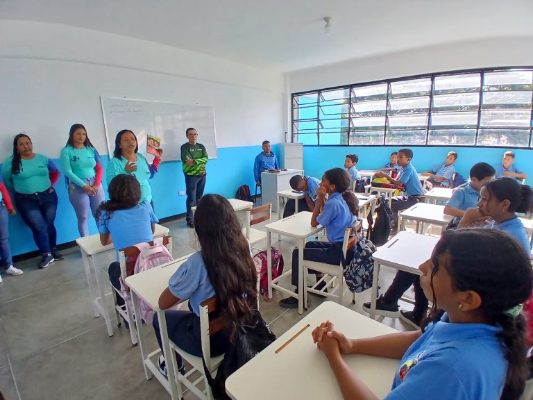 Realizan campaña preventivas sobre los retos virales en centros educativos de Urdaneta