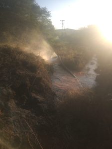 Vecinos de Las Clavellinas de Charallave,  se ven afectados en el suministro agua a causa de un incendio forestal