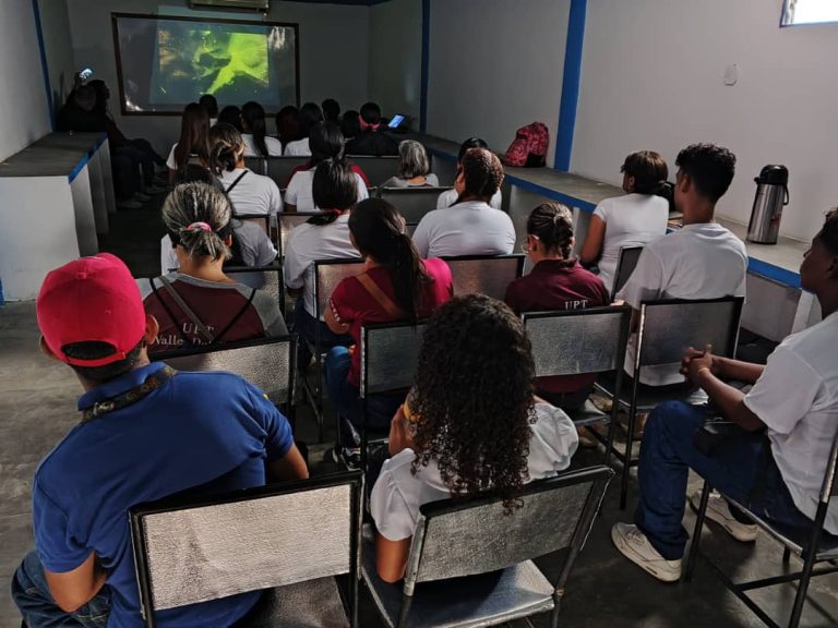 Realizan Cine Foro «Ciencia para la Vida, Dr. Humberto Fernández-Morán» en la UPT Valles del Tuy