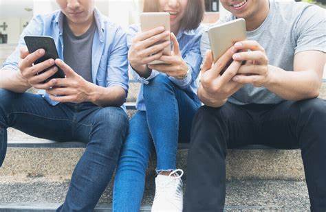 «Desde mi Cátedra» ¿Cómo podemos evitar que los adolescentes utilicen un lenguaje vulgar?