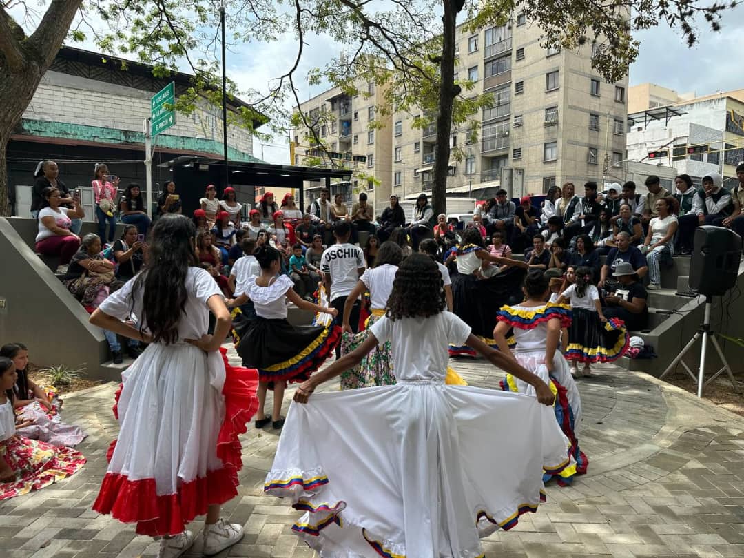 Encuentro Dancístico Guaicaipuro 2025 muestra diversidad de ritmos en Los Teques