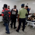 Dos heridos en choque entre moto y camión en Anguina