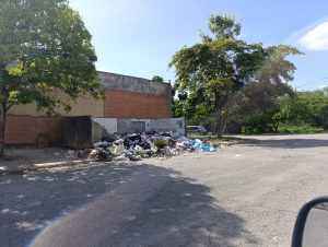 QUEJAS, CASOS Y COSAS DE MI PUEBLO… «Mal olor y roedores en basurero del CC. Matalinda»