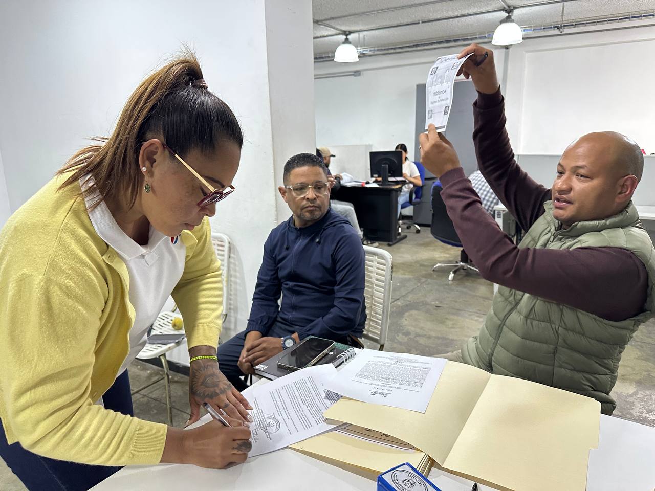 Más de 15 empresas de Guaicaipuro reciben certificado como agentes de retención