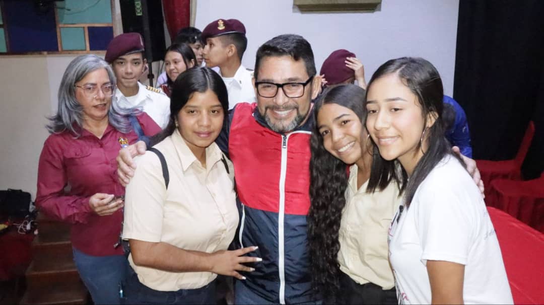 Bachilleres de Guaicaipuro tendrán fiesta de graduación en el Club Paratocos