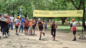 Jesús Contreras y Estefanía Ávila son los ganadores de la Carrera 4 X 4 en Paz Castillo