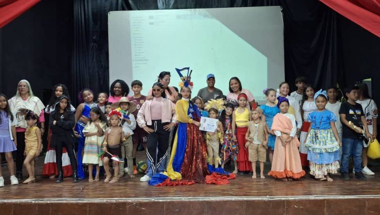 En Paz Castillo se subió el telón con el XIII Festival de Teatro Escolar