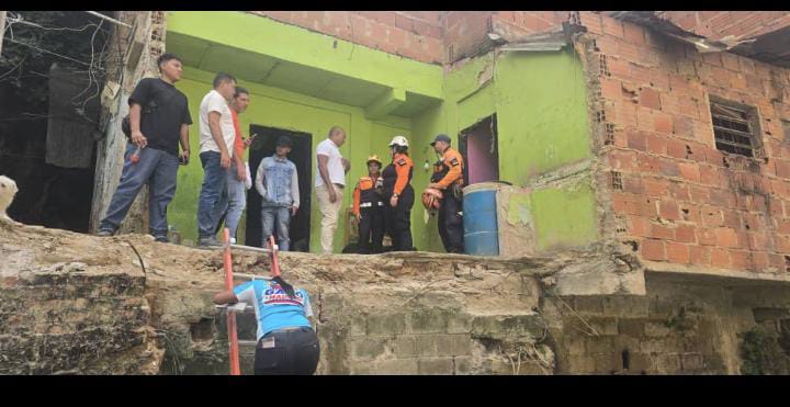 Gobierno de Miranda rehabilitará paso peatonal en sector Ojo de Agua de Baruta