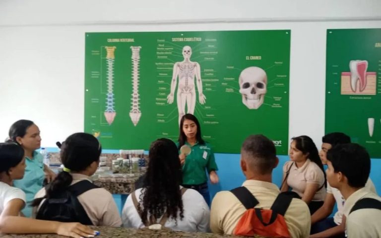 Más de mil 500 jóvenes mirandinos participaron en la Feria de Ciencia y Tecnología en Cúa