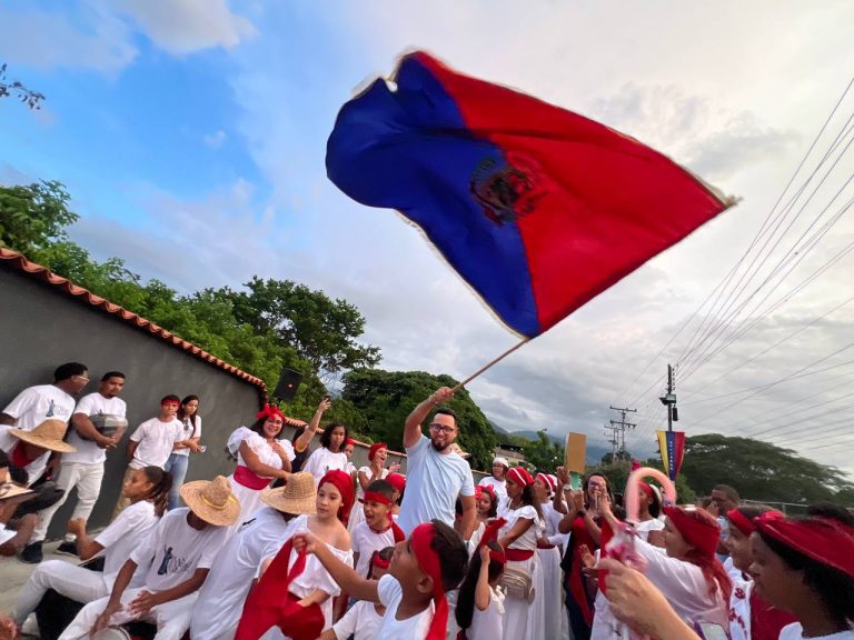 Inauguran el Monumento al Tambor Tuyero en Cúa