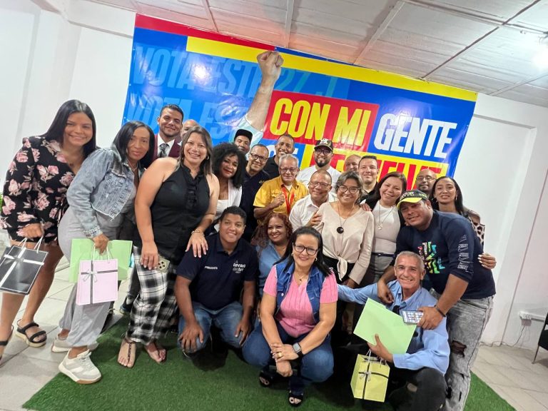 Alcalde Jonatan Herrera agasajó a los comunicadores del Tuy