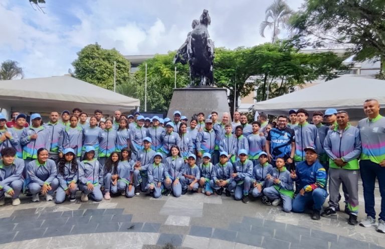 Abanderada delegación de Miranda rumbo a los XIX Juegos Estudiantiles Nacionales