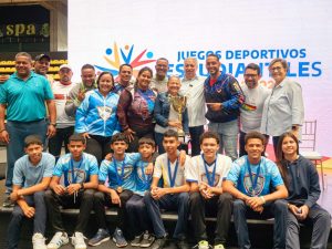 Entregan premiación a ganadores de los VIII Juegos Deportivos Estudiantiles Miranda 2025