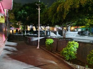 Plaza Bolívar de Ciudad Charallave lleva más de un mes a oscuras