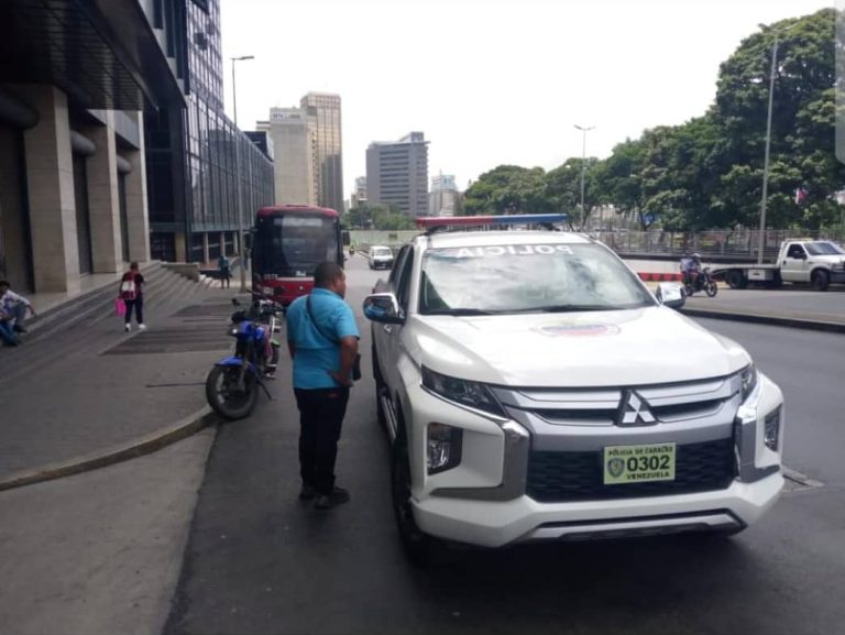 Usuarios de TransMiranda denuncian retiro de unidades en Plaza Venezuela, dejando desamparados a los Valles del Tuy