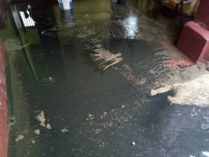 Habitantes de Santa Teresa exigen atención urgente por desbordamiento de cloacas