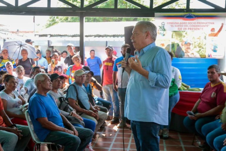 Productores y campesinos de Cúa recibieron cartas agrarias