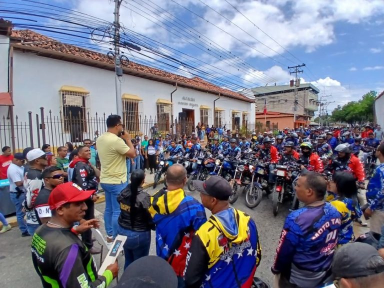 Otorgan 14 nuevas concesiones a líneas de motorizados de Urdaneta