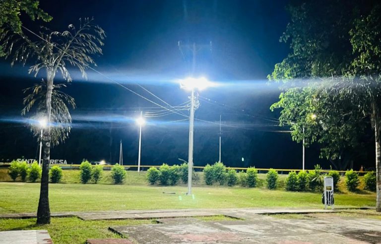Optimizan sistemas de iluminación en calles del municipio Independencia