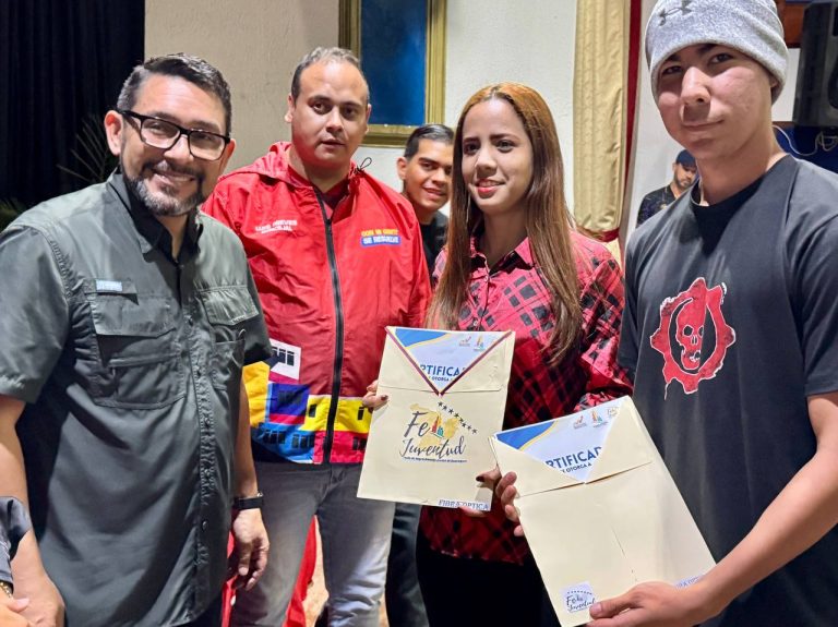Jóvenes emprendedores recién graduados recibirán financiamiento