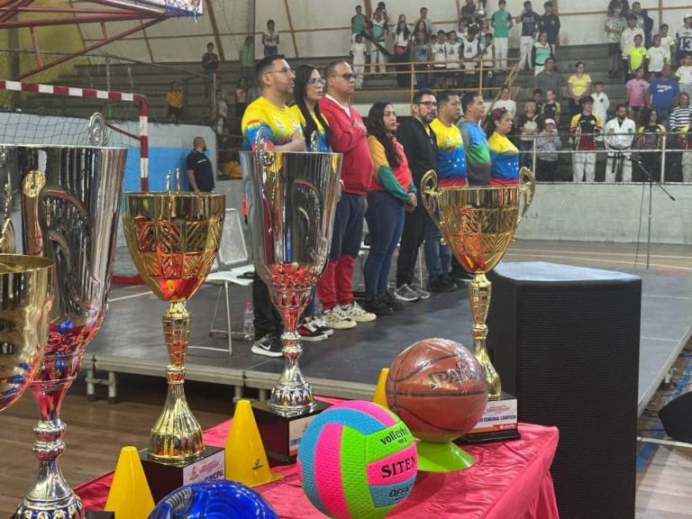 Con masiva asistencia arrancan los XIX Juegos Comunales Guaicaipuro 2025