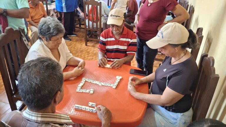 Finalizó Torneo de dominó copa Maybelin González