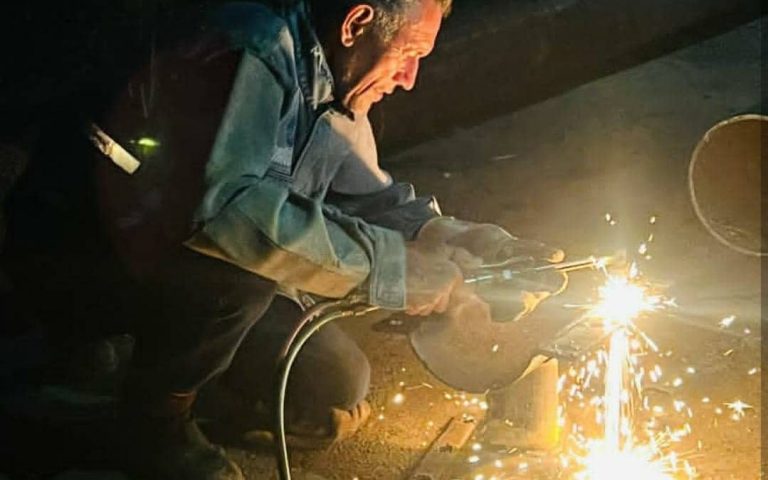 Reparada tubería de agua potable en sector Altamira de Santa Teresa del Tuy