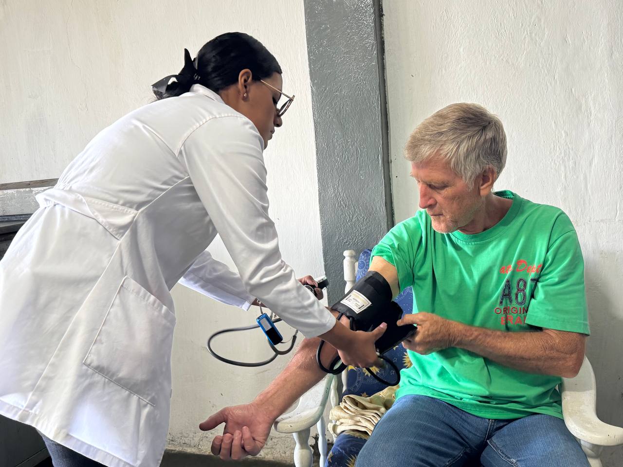 Médicos de +Salud Guaicaipuro ofrecen atención directa en hogares
