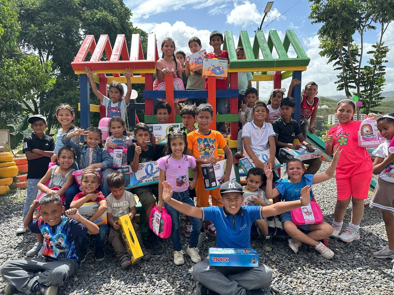Comunidad El Retén estrena innovador parque infantil