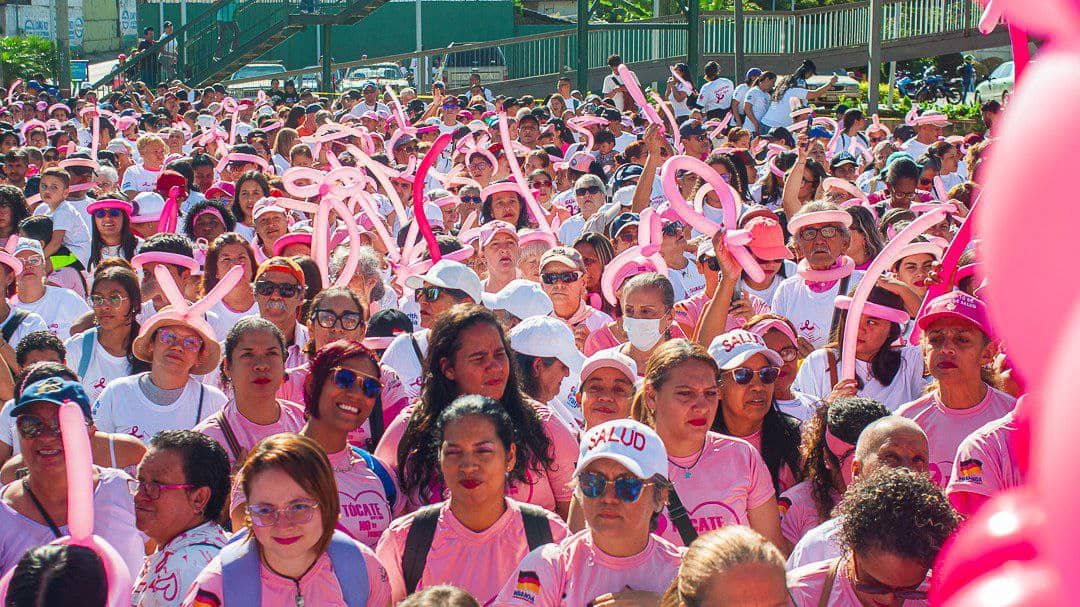 Gran Caminata Rosa ratificó llamado a detección del cáncer de mama a tiempo