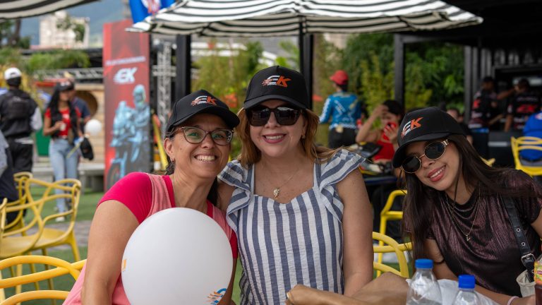 Más de 3000 apasionados de las motos participaron en el segundo EK Day