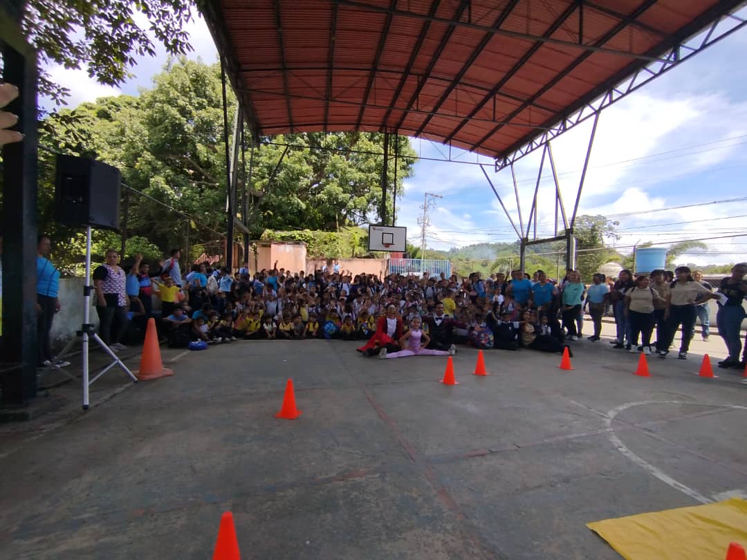 Festival de Teatro continúa llevando magia y alegría a niños y niñas
