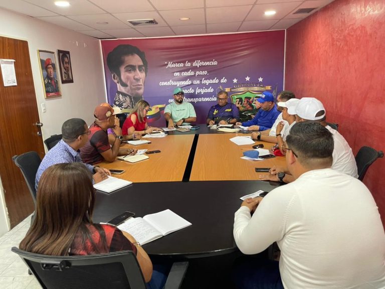 Instalan comisión para la elaboración del proyecto de rehabilitación de la plaza Bolívar de Cúa