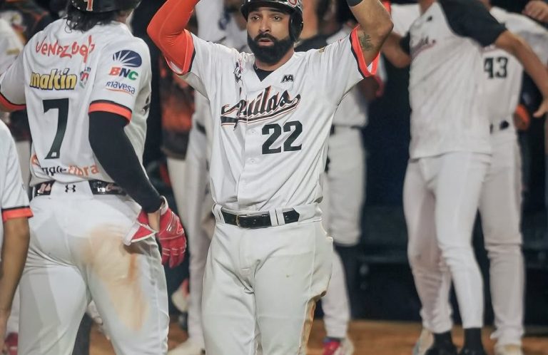 Águilas gana el primero de la temporada