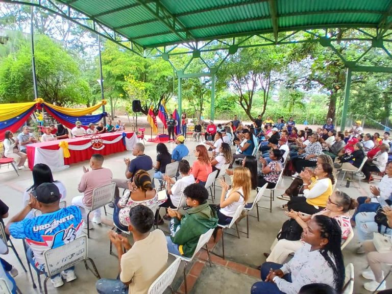 Reconocen a 78 comuneros de Urdaneta