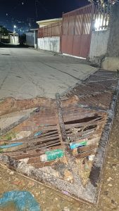 Peligro Vial en Charallave por Alcantarilla Deteriorada en el sector El Carmen