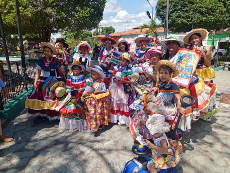 Colectivo de Burras de Yare celebró nueve años con caminata y compartir