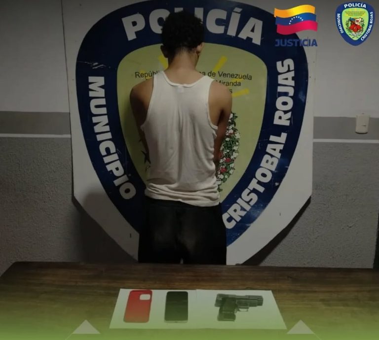 Policía Municipal captura a ciudadano armado durante patrullaje nocturno en Los Samanes