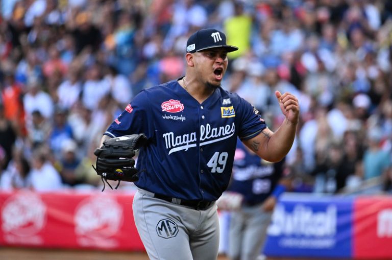 La Nave regresó a la victoria ante su eterno rival