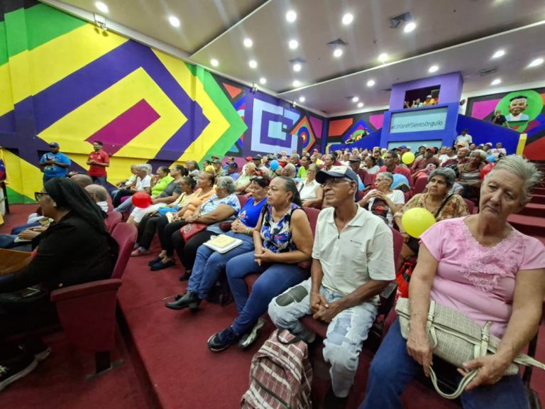 Fortalecen Círculos de Abuelas y Abuelos en el Municipio Simón Bolívar
