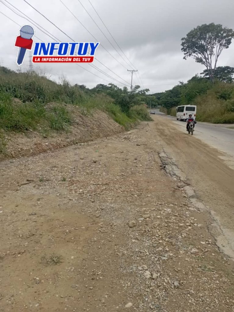 Vecinos de La Roca solicitan parada de transporte público en la vía Charallave – Caujarito