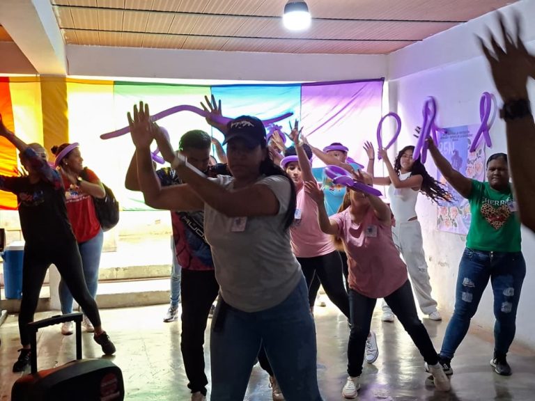 Con ritmo y conciencia realizan bailoterapia por la prevención de la violencia contra la mujer en Yare