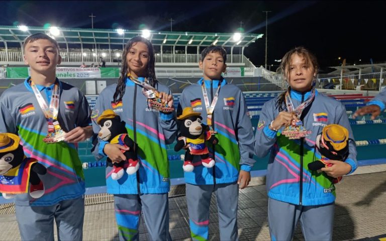 Natación mirandina brilló en Juegos Deportivos Nacionales Comunales Andes 2025