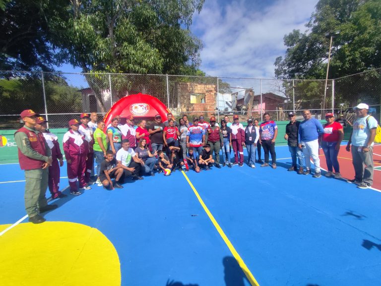 Inauguración de la cancha deportiva «Miguel  Angel Araca» en el sector Parcelamiento de San Francisco de Yare