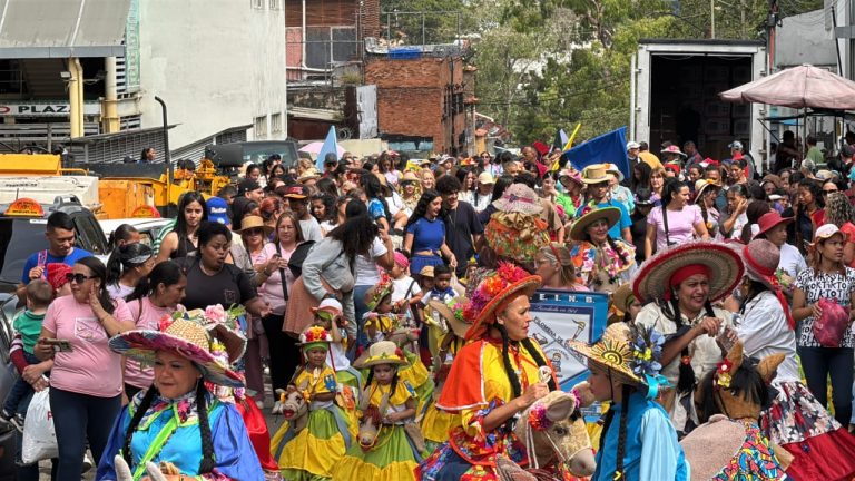 Más de 400 niños y niñas piden declarar a la Burra y el Pollino como Patrimonio Cultural Municipal
