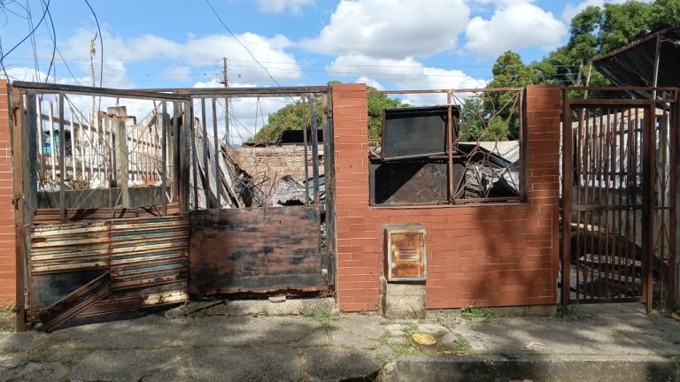 Incendio en Nueva Cúa dejó cuatro viviendas en pérdida total
